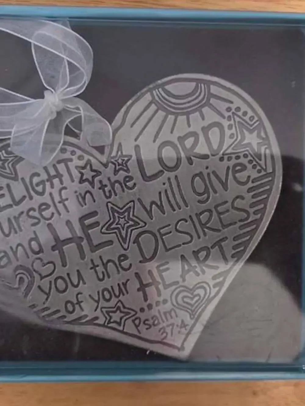 New 2 Packs of Metal Heart Shaped Inspiration Hanging Ornament with Ribbon